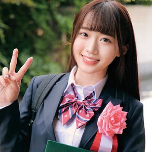 Miku無修正流出：女子学生服の潮吹き中出し
